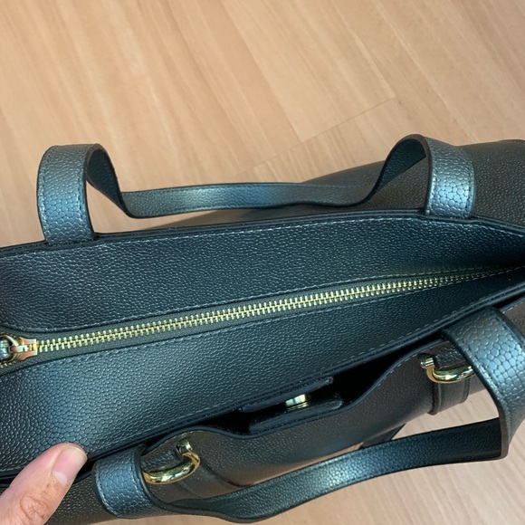 25% off of listed price. NWT Tahari Purse. Grey w/gold zipper & Snaps. Reposhed - Picture 3 of 11